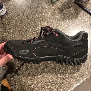 Lightly used women’s Giro cycling shoes